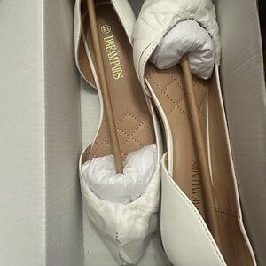 Dream Pairs Women's White Pointed Flats 8.5
